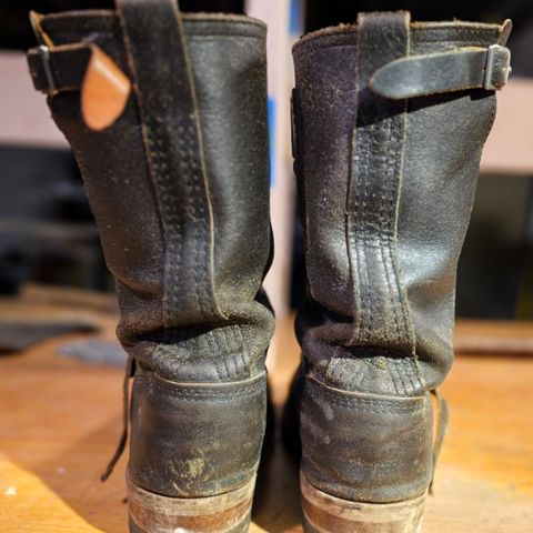 Wesco Standard And Strange Collab: The Quick Striker in Horween Olive Waxed Flesh
