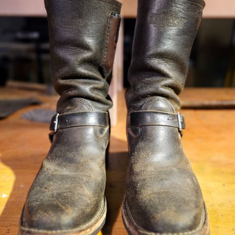 Wesco Standard And Strange Collab: The Quick Striker in Horween Olive Waxed Flesh