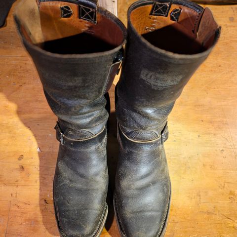 Wesco Standard And Strange Collab: The Quick Striker in Horween Olive Waxed Flesh