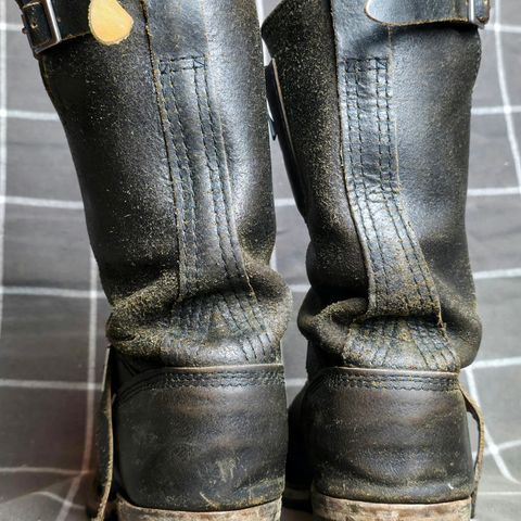 Wesco Standard And Strange Collab: The Quick Striker in Horween Olive Waxed Flesh