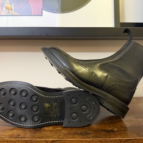 Tricker's Henry Country Dealer Boot in Black Calf