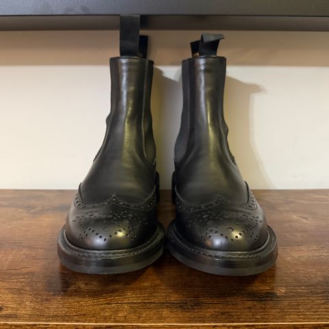 Tricker's Henry Country Dealer Boot in Black Calf