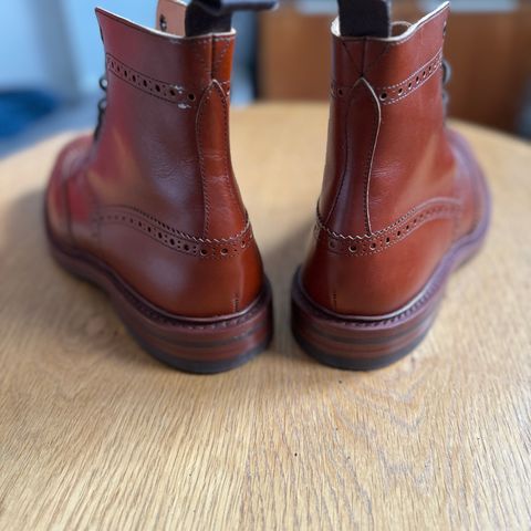 Tricker's Stow Country Boot in Marron Antique
