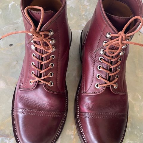 TXTURE Custom Model in oxblood pull up