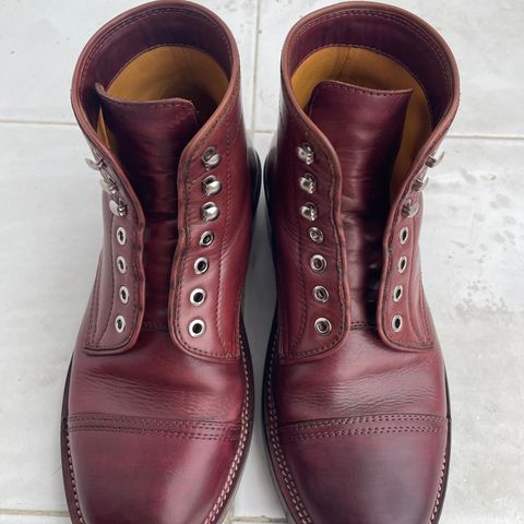TXTURE Custom Model in oxblood pull up