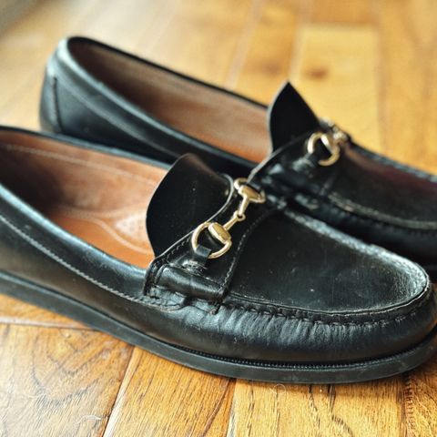 Oak Street Bootmakers Bit Moc in Teacore Black Overdye Horse Rump