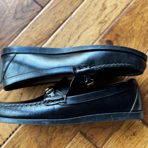 Oak Street Bootmakers Bit Moc in Teacore Black Overdye Horse Rump