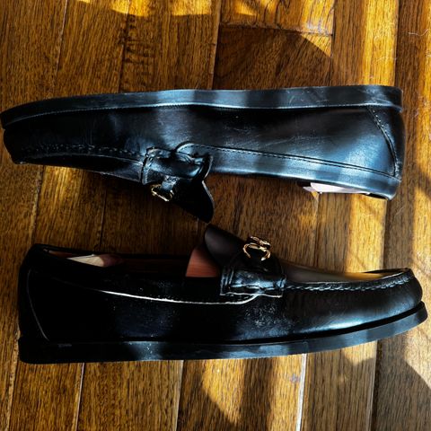 Oak Street Bootmakers Bit Moc in Teacore Black Overdye Horse Rump