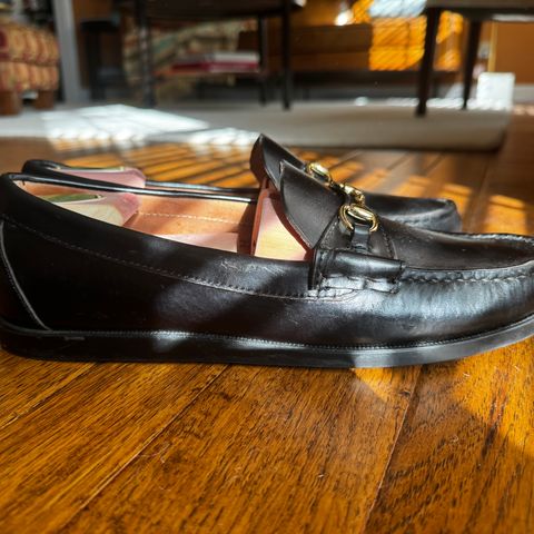 Oak Street Bootmakers Bit Moc in Teacore Black Overdye Horse Rump