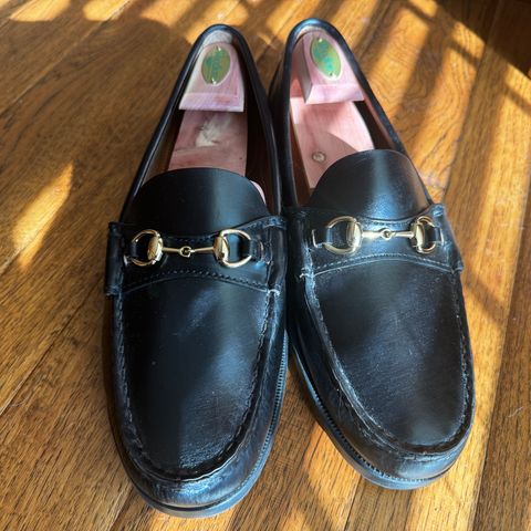 Oak Street Bootmakers Bit Moc in Teacore Black Overdye Horse Rump