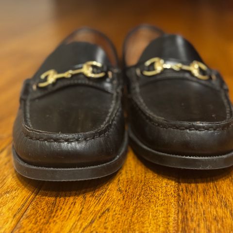 Oak Street Bootmakers Bit Moc in Teacore Black Overdye Horse Rump