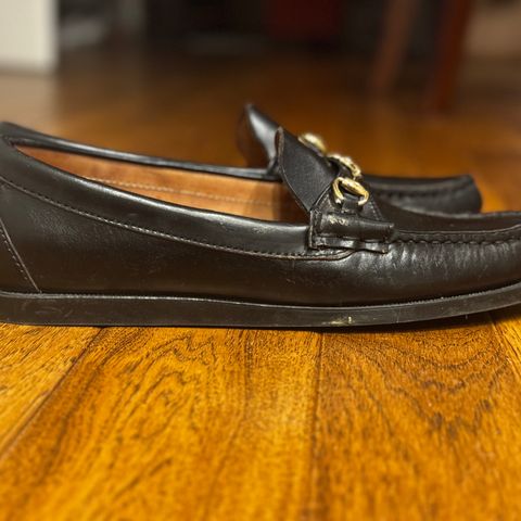 Oak Street Bootmakers Bit Moc in Teacore Black Overdye Horse Rump