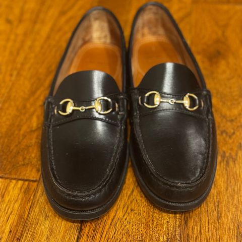 Oak Street Bootmakers Bit Moc in Teacore Black Overdye Horse Rump
