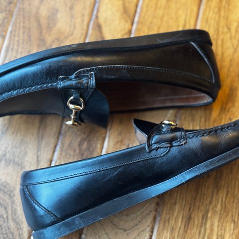 Oak Street Bootmakers Bit Moc in Teacore Black Overdye Horse Rump
