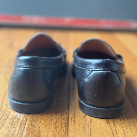 Oak Street Bootmakers Bit Moc in Teacore Black Overdye Horse Rump