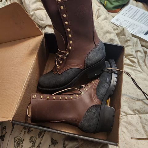 Frank's The Patriot in Seidel Walnut Oil Tan & Black Roughout Work Leather