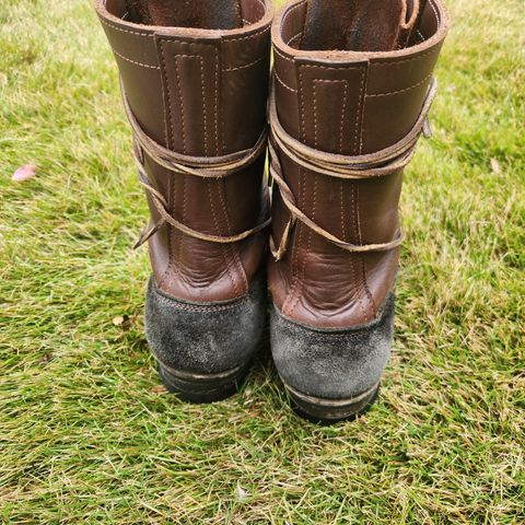 Frank's The Patriot in Seidel Walnut Oil Tan & Black Roughout Work Leather