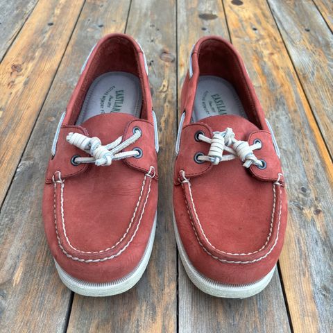 Eastland Seaquest in Red Shammy