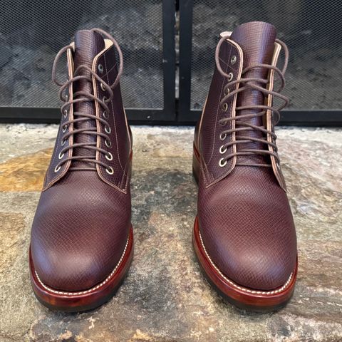 Briselblack The Catcher in Horween Saddle Brown Hatch Grain