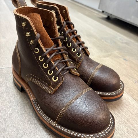 Bordon Tukano Boots in Horween Cinnamon Waxed Flesh
