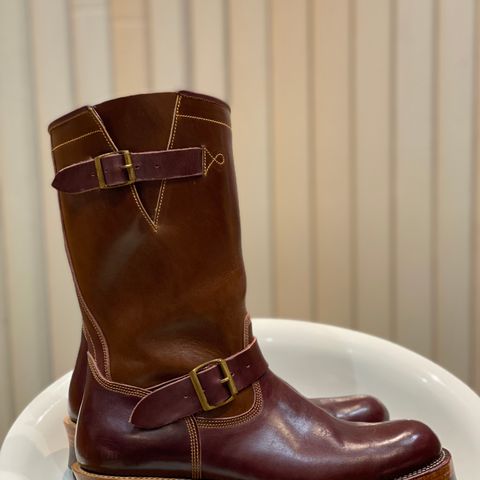 Fortis Tapak 1.0 Engineer boots in Maryam Toscanello TPR Horsebutt & Maryam Burgundy TPR Horsebutt