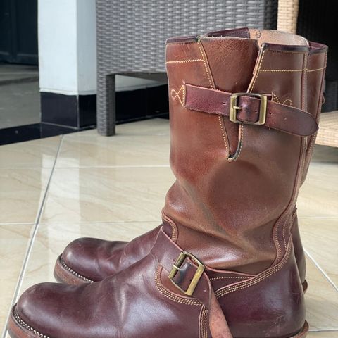 Fortis Tapak 1.0 Engineer boots in Maryam Toscanello TPR Horsebutt & Maryam Burgundy TPR Horsebutt