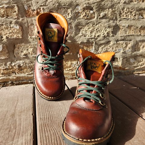 Jim Green Razorback in Tan Full Grain