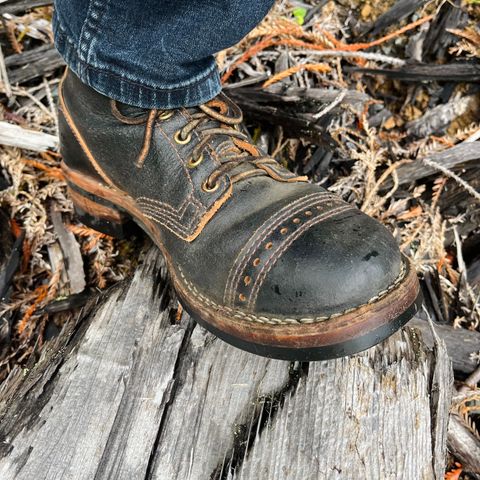 Wesco Warren Boot in Horween Navy Waxed Flesh