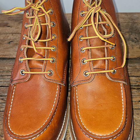 Red Wing 6-Inch Classic Moc in S.B. Foot Oro Legacy