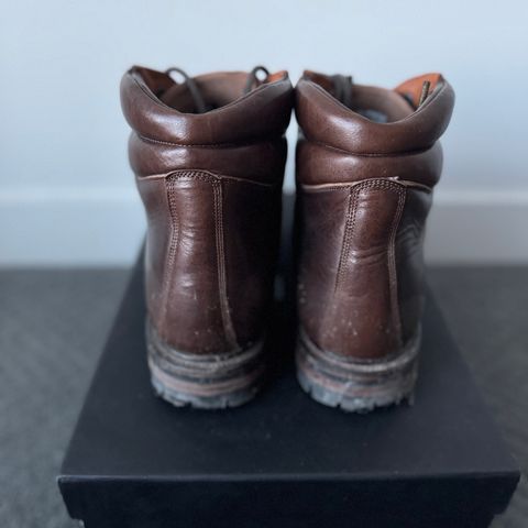 Viberg Pachena Bay in C.F. Stead Husk Oiled Culatta