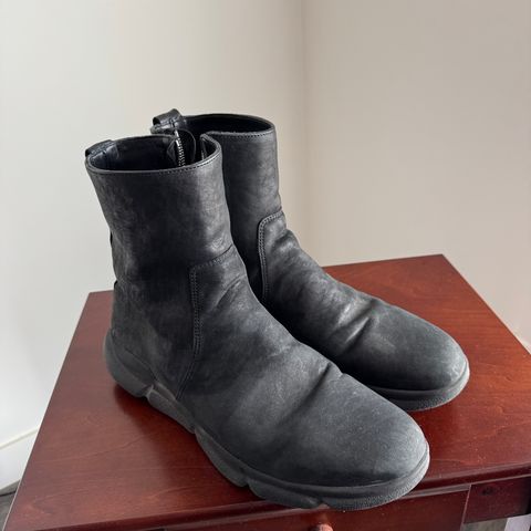 Viberg Side Zip in Maryam Nero Washed Kangaroo