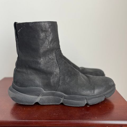 Viberg Side Zip in Maryam Nero Washed Kangaroo