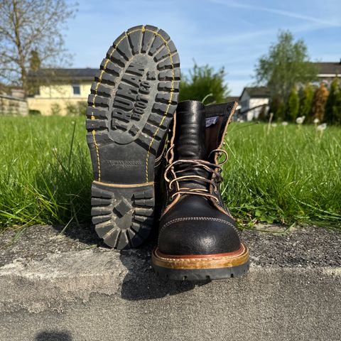 Truman Upland Boot in Horween Black Waxed Flesh