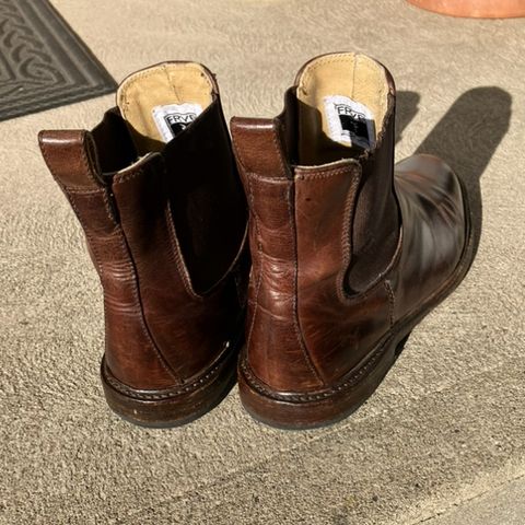 FRYE James Chelsea in Unknown Leather