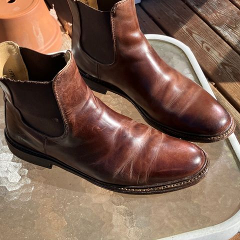 FRYE James Chelsea in Unknown Leather