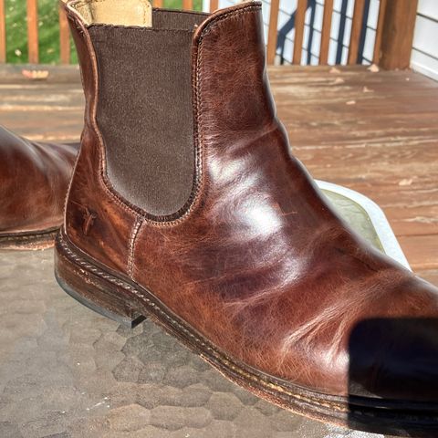FRYE James Chelsea in Unknown Leather