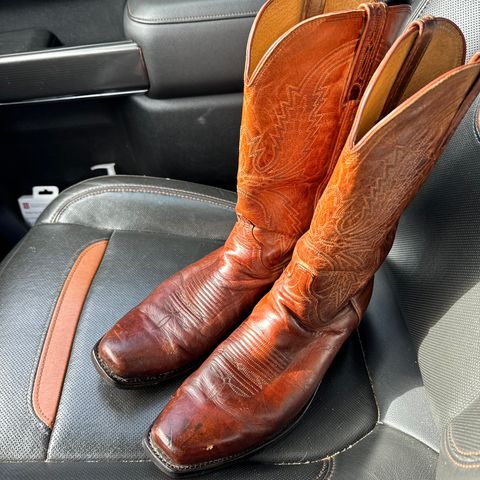 Lucchese Unknown Model in Mad Dog Goat Peanut Brittle