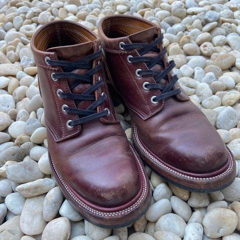 Quan Shoemaker Custom Model in Maryam Burgandy TPR