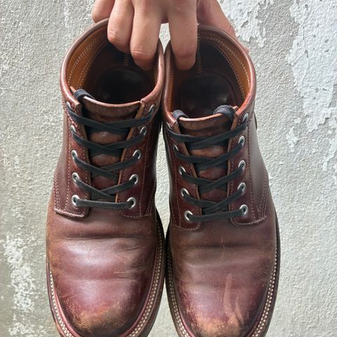 Quan Shoemaker Custom Model in Maryam Burgandy TPR