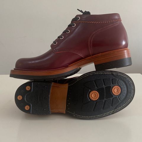 Quan Shoemaker Custom Model in Maryam Burgandy TPR