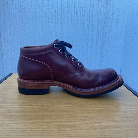 Quan Shoemaker Custom Model in Maryam Burgandy TPR