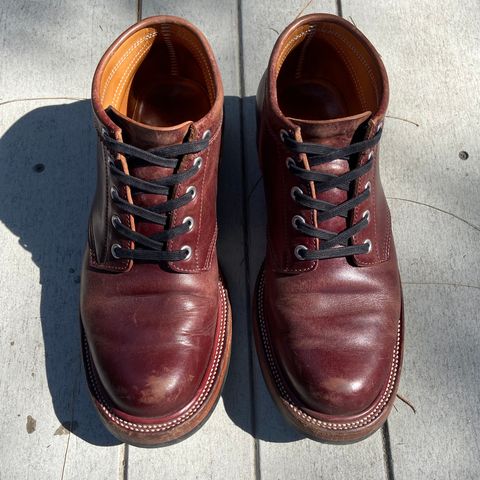 Quan Shoemaker Custom Model in Maryam Burgandy TPR