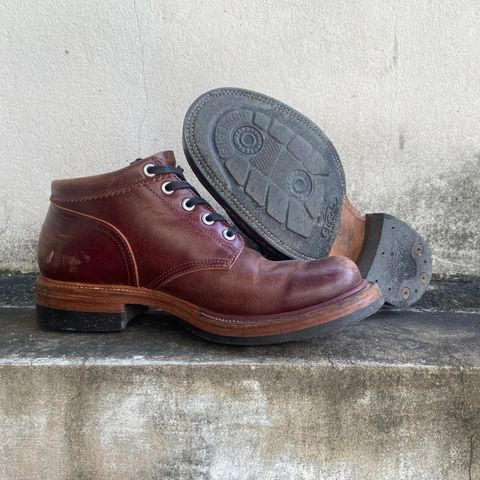 Quan Shoemaker Custom Model in Maryam Burgandy TPR