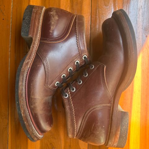 Quan Shoemaker Custom Model in Maryam Burgandy TPR