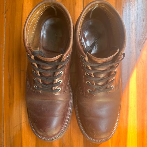 Quan Shoemaker Custom Model in Maryam Burgandy TPR