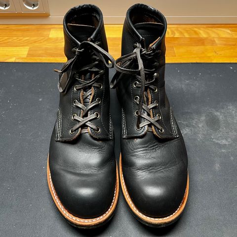 Red Wing Blacksmith in S.B. Foot Black Prairie