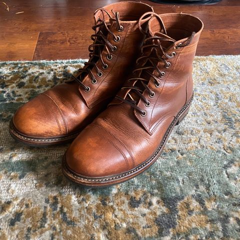 Oak Street Bootmakers Trench Boot in Walnut Overdye Camello Asportabile