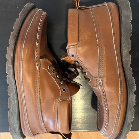 Russell Moccasin Traveling Sportsman in Haas Tan French Veal