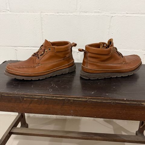 Russell Moccasin Traveling Sportsman in Haas Tan French Veal