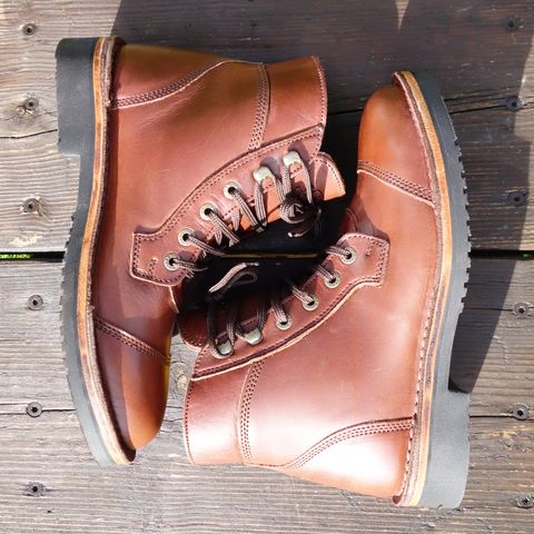 Jim Green Numzaan in Jim Green Walnut Veg Tan